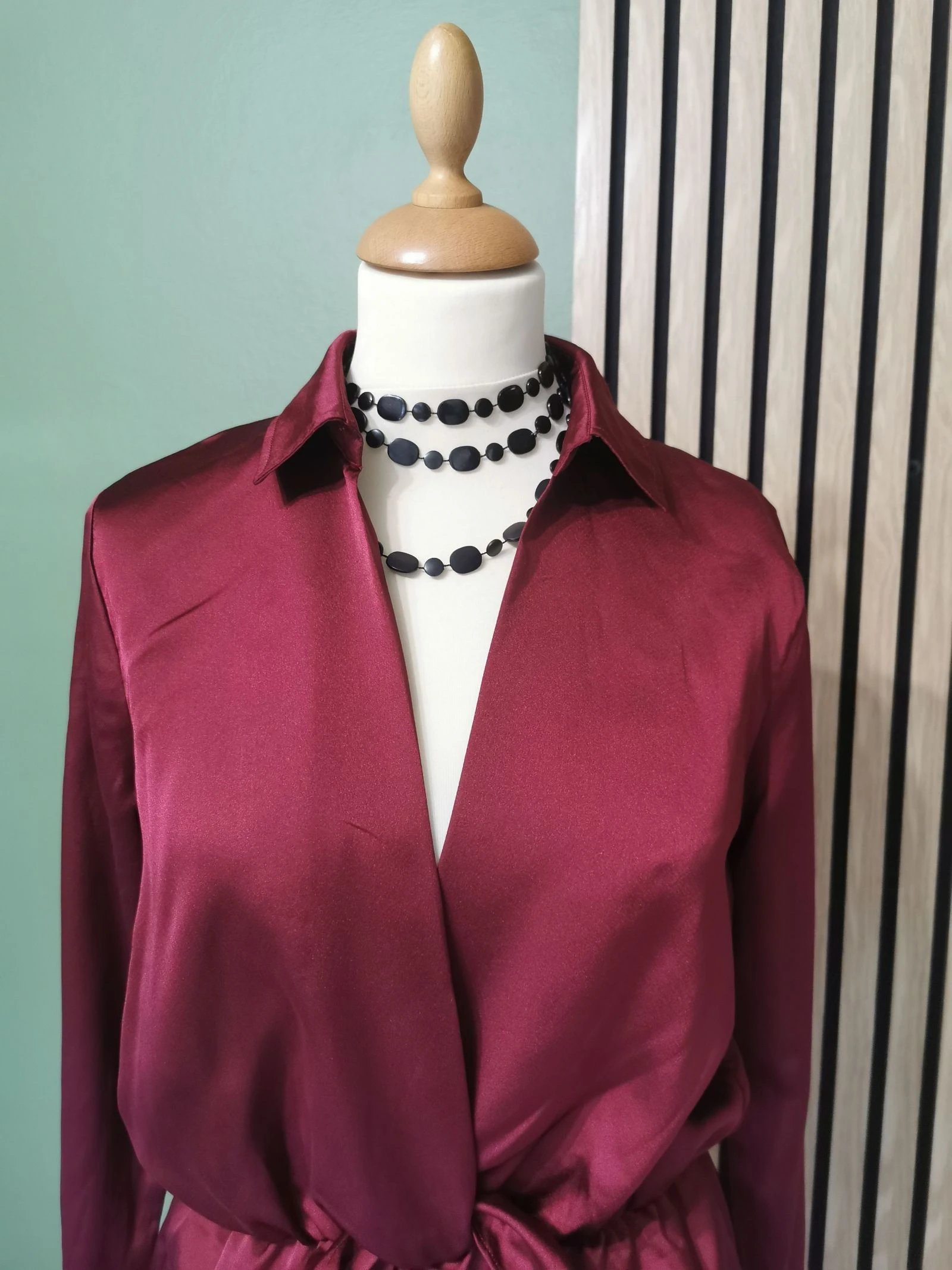 Vestido bordeaux Prettylittlething – photo 2